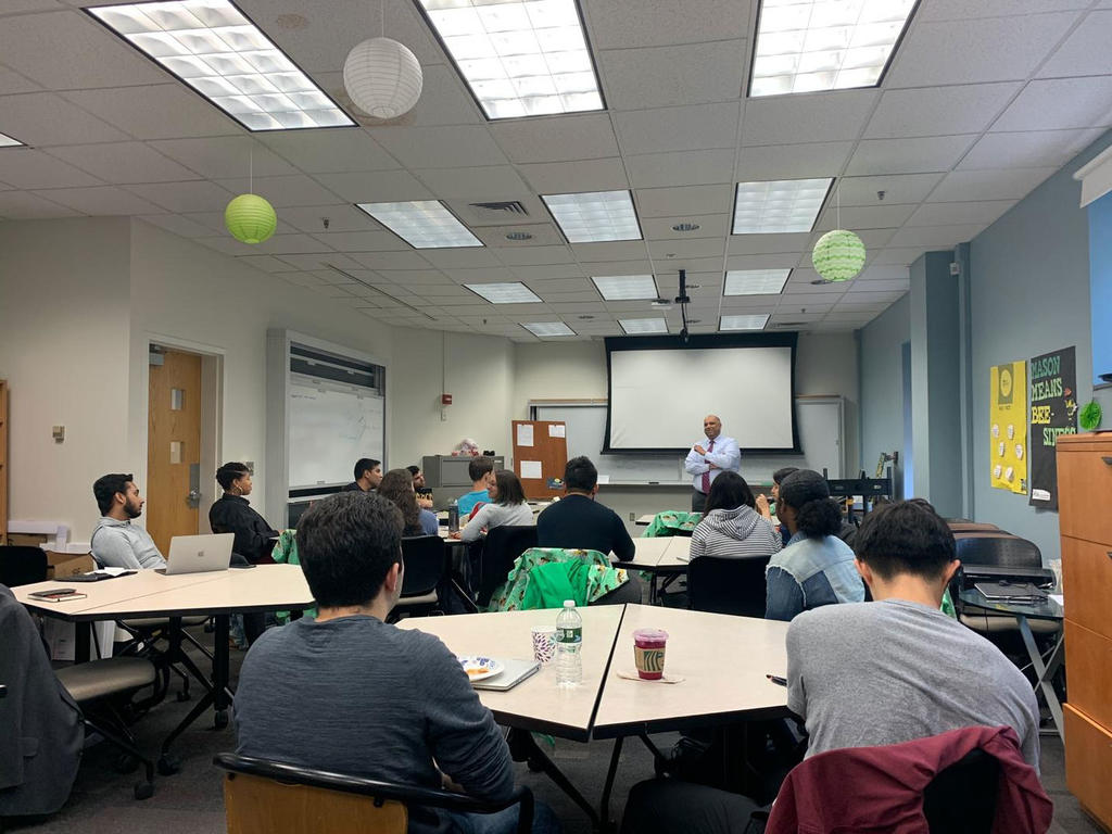 CIE Council Member, President of the GMU Alumni Association and Mason School of Business alumnus, Sumeet Shrivastava speaks to CIE Mason students about family business.